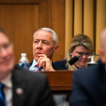 G.O.P. Lawmakers Question Amazon’s Connections on Pentagon Contract