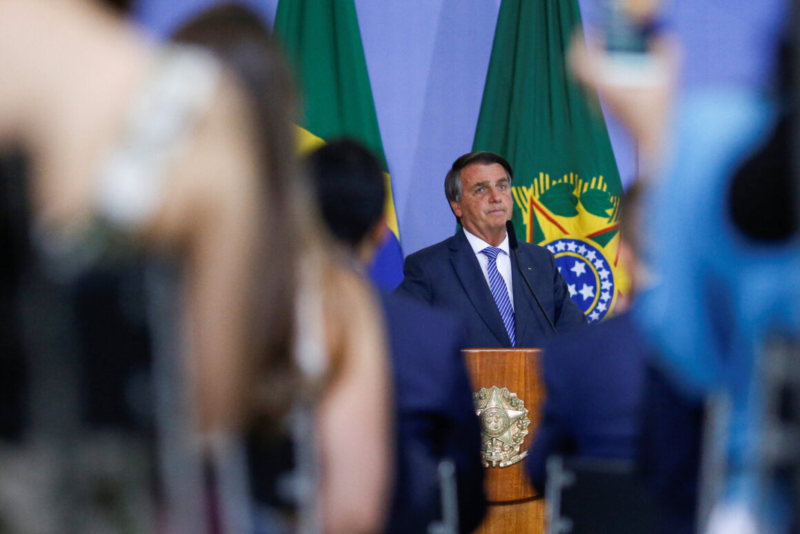 Bolsonaro’s Ban on Removing Social Media Posts Is Overturned in Brazil