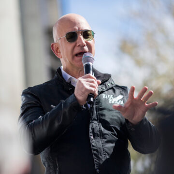 jeff-bezos-blue-origin-accused-of-toxic-culture-and-safety-issues Jeff Bezos’ Blue Origin Accused of Toxic Culture and Safety Issues