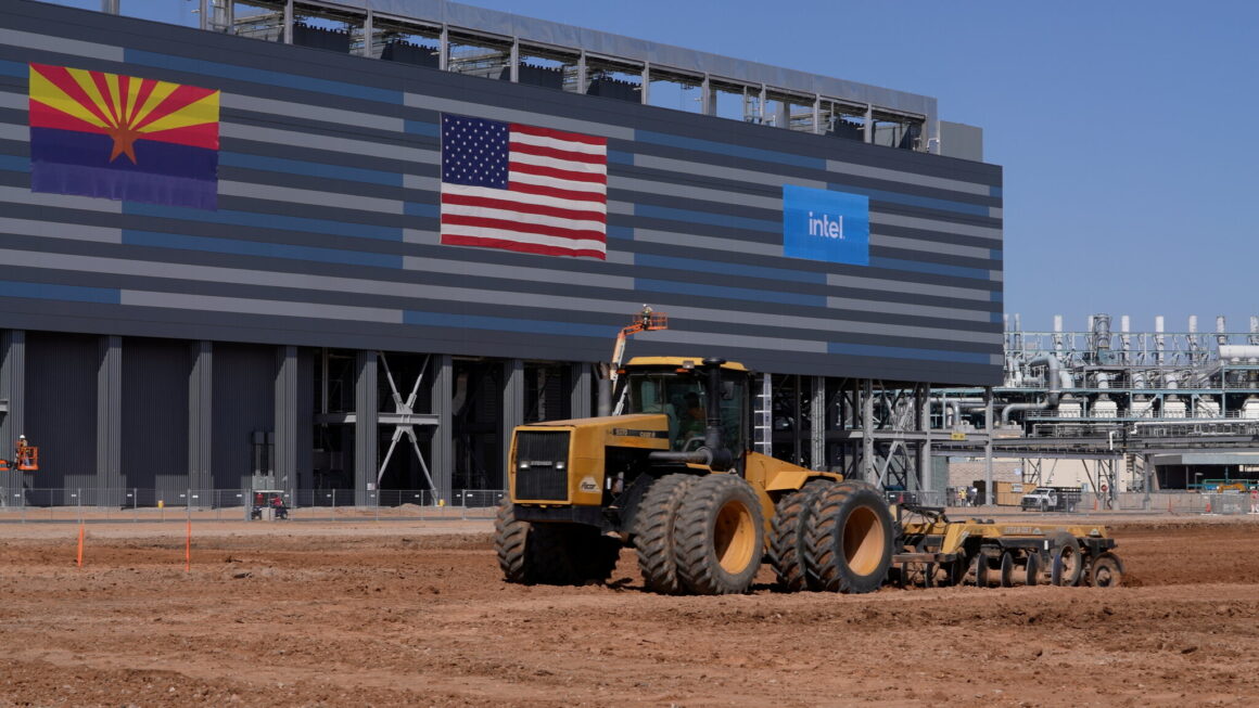Intel to Invest at Least $20 Billion in New Chip Factories in Ohio