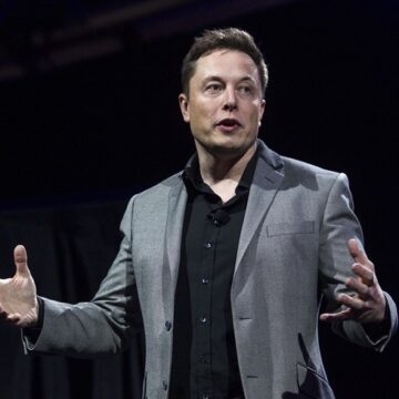 Elon Musk wants to see how he measures up to Mark Zuckerberg … literally (yike!)