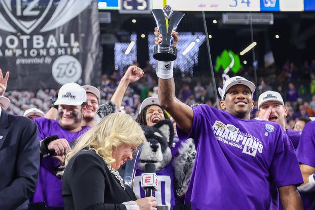 Washington is giving Pac-12 football a beautiful swan song Washington is giving Pac-12 football a beautiful swan song