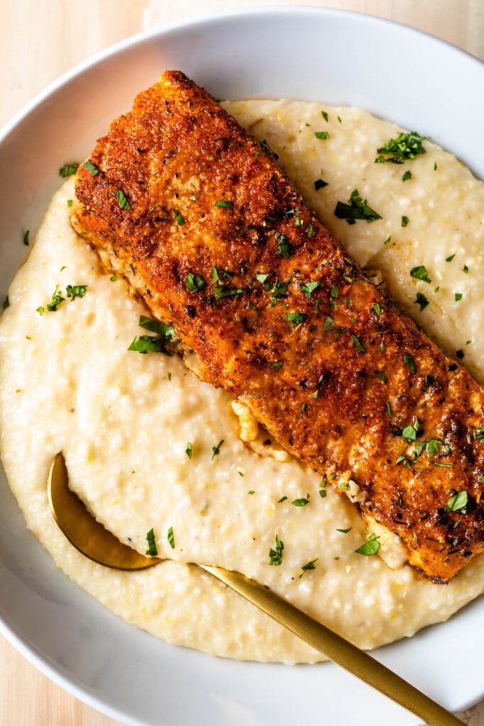 Baked Blackened Salmon and Grits Baked Blackened Salmon and Grits