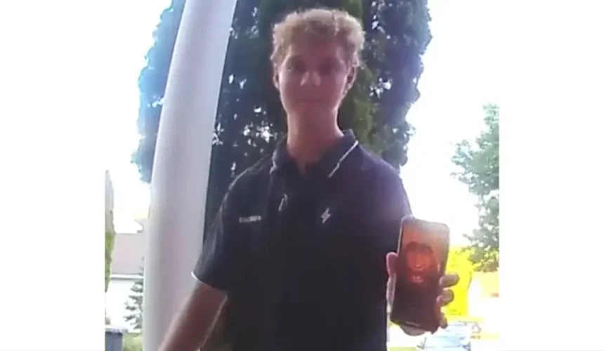 ‘Disturbing’: Two White Strangers Show Up at Black Coucilwoman’s Michigan Home and Point Photo of Ape at Doorbell Camera a Day After Approval of Hate Crime Training for Cops ‘Disturbing’: Two White Strangers Show Up at Black Coucilwoman’s Michigan Home and Point Photo of Ape at Doorbell Camera a Day After Approval of Hate Crime Training for Cops