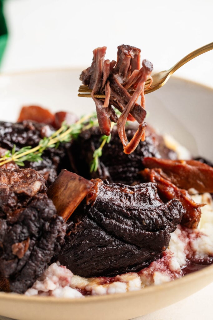 Braised Beef Short Ribs Recipe with Red Wine Sauce Braised Beef Short Ribs Recipe with Red Wine Sauce