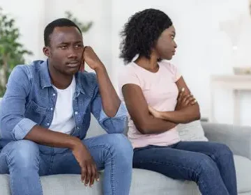 Devastating signs you’re loyal to someone keeping options