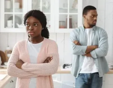 4 subtle signs men show when they’re losing interest