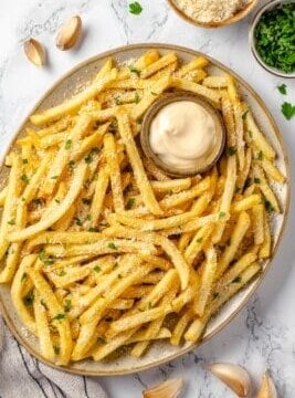 Garlic Fries (Baked or Fried!) Garlic Fries (Baked or Fried!)