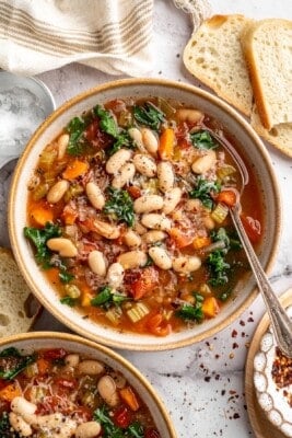 White Bean and Kale Soup (Made in the Slow Cooker!) White Bean and Kale Soup (Made in the Slow Cooker!)