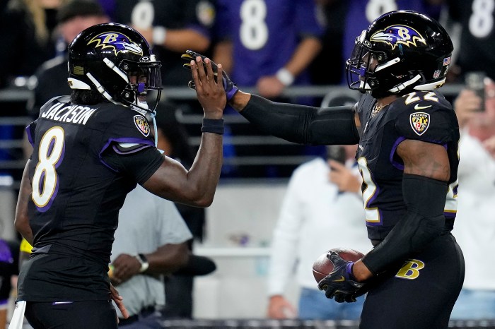 Lamar Jackson, Patrick Mahomes can’t carry their teams alone Lamar Jackson, Patrick Mahomes can’t carry their teams alone