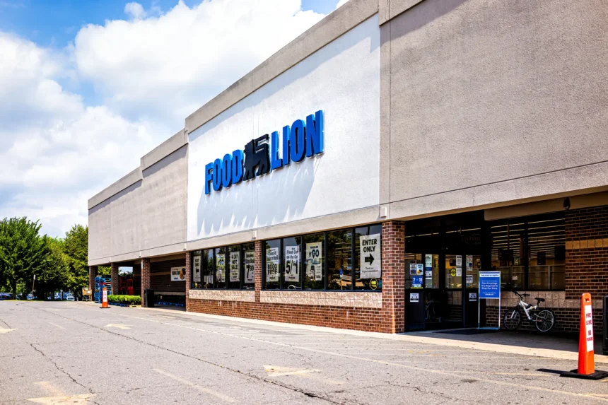 ‘Don’t Pull Your Gun!’: Brawl Erupts in North Carolina Food Lion, and One Man Took It Over the Edge for a Turkey ‘Don’t Pull Your Gun!’: Brawl Erupts in North Carolina Food Lion, and One Man Took It Over the Edge for a Turkey