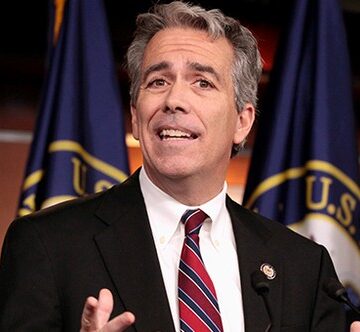 Hoppin' Mad Joe Walsh Croaks Out Demented Rant to Tiny Gathering of Freaky Frog-Loving Leftists Hoppin’ Mad Joe Walsh Croaks Out Demented Rant to Tiny Gathering of Freaky Frog-Loving Leftists