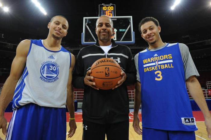 Charlotte Hornets pioneer Dell Curry gets jersey retirement as franchise’s foundational piece Charlotte Hornets pioneer Dell Curry gets jersey retirement as franchise’s foundational piece