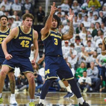 Arizona vs Arizona vs. Michigan LIVE Men’s Final Four Game Log