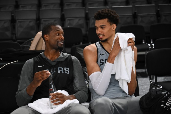 Harrison Barnes knows these San Antonio Spurs are chasing a higher standard Harrison Barnes knows these San Antonio Spurs are chasing a higher standard