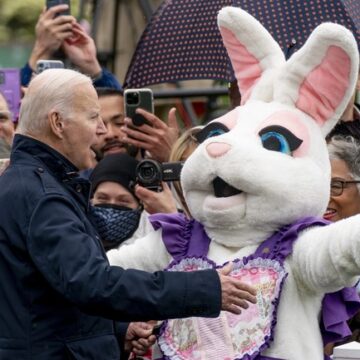 Where’s Navy? Bidens Push ‘Normal Family’ Easter Photo — But Still Erasing Hunter’s Daughter Where’s Navy? Bidens Push ‘Normal Family’ Easter Photo — But Still Erasing Hunter’s Daughter
