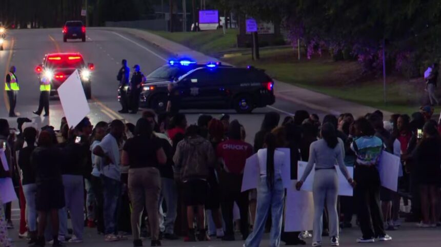 ‘Clearly a Ticking Time Bomb’: Protesters Flood South Carolina Gas Station Where Black Teen Was Killed, After Shooter Walks, and Now a Newly Unearthed Video Raises Fresh Questions ‘Clearly a Ticking Time Bomb’: Protesters Flood South Carolina Gas Station Where Black Teen Was Killed, After Shooter Walks, and Now a Newly Unearthed Video Raises Fresh Questions