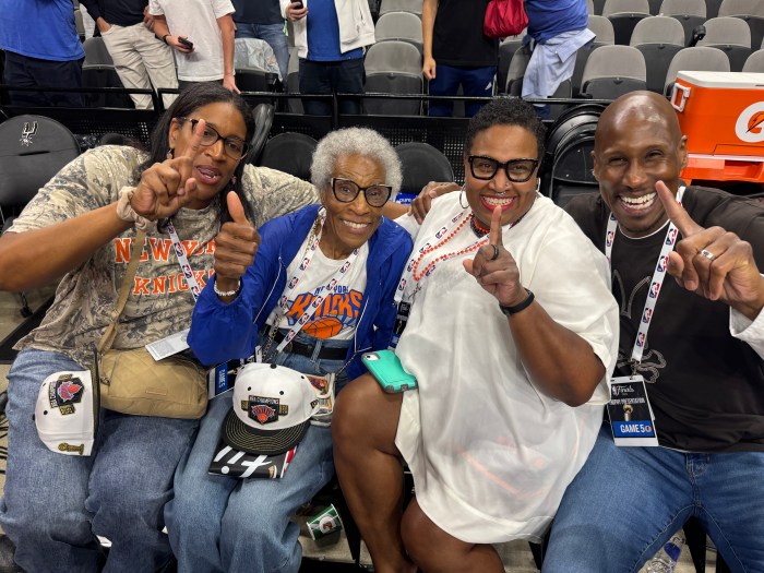 ‘He deserves it’: Knicks coach Mike Brown’s proud family celebrating his NBA Finals win ‘He deserves it’: Knicks coach Mike Brown’s proud family celebrating his NBA Finals win