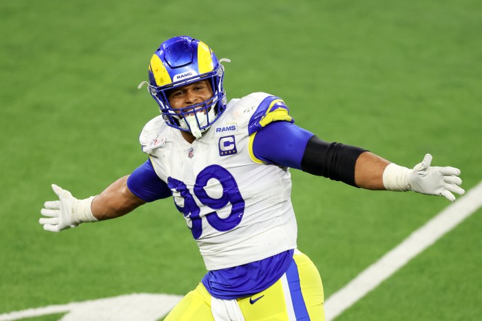 Aaron Donald is playing for a spot in history Aaron Donald is playing for a spot in history