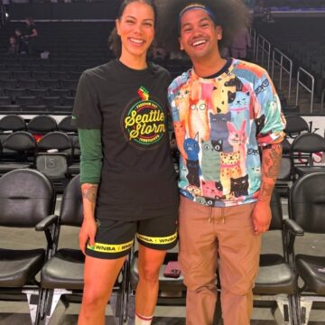 Mychal ‘the Librarian’ Threets embraces his passions for books and women’s basketball to promote both Mychal ‘the Librarian’ Threets embraces his passions for books and women’s basketball to promote both