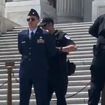 ‘Wouldn’t be MAGA Without Hypocrisy’: Pentagon Hires Marine Convicted Under Same Rare Law While Airman Sits in Solitary for Exposing Trump ‘Wouldn’t be MAGA Without Hypocrisy’: Pentagon Hires Marine Convicted Under Same Rare Law While Airman Sits in Solitary for Exposing Trump