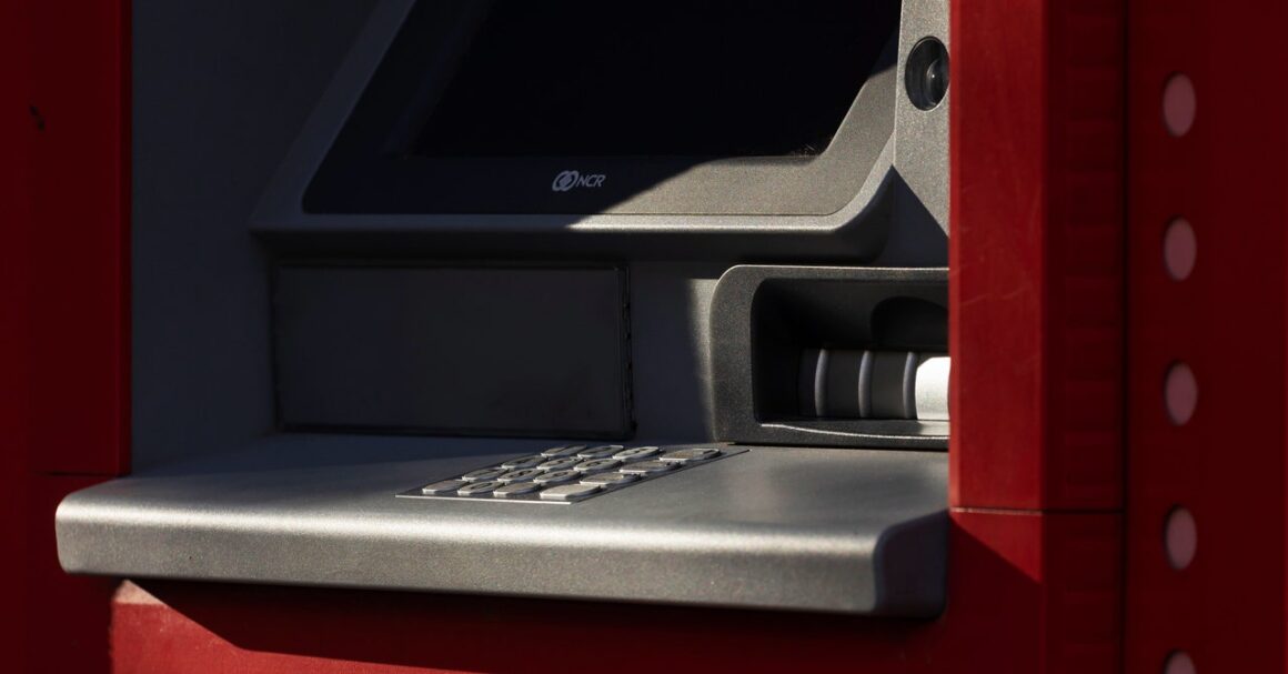 NFC flaws let researchers hack an ATM by waving a phone