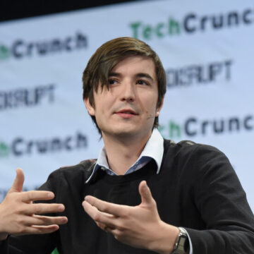 Robinhood Reveals Rising Revenue and a $1.4 Billion Loss