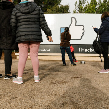 Facebook Said to Consider Forming an Election Commission