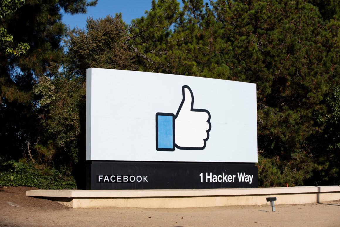 U.S. Revives Facebook Suit, Adding Details to Back Claim of a Monopoly