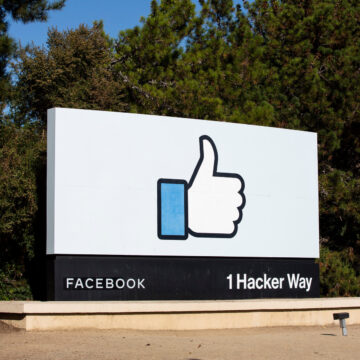 U.S. Revives Facebook Suit, Adding Details to Back Claim of a Monopoly