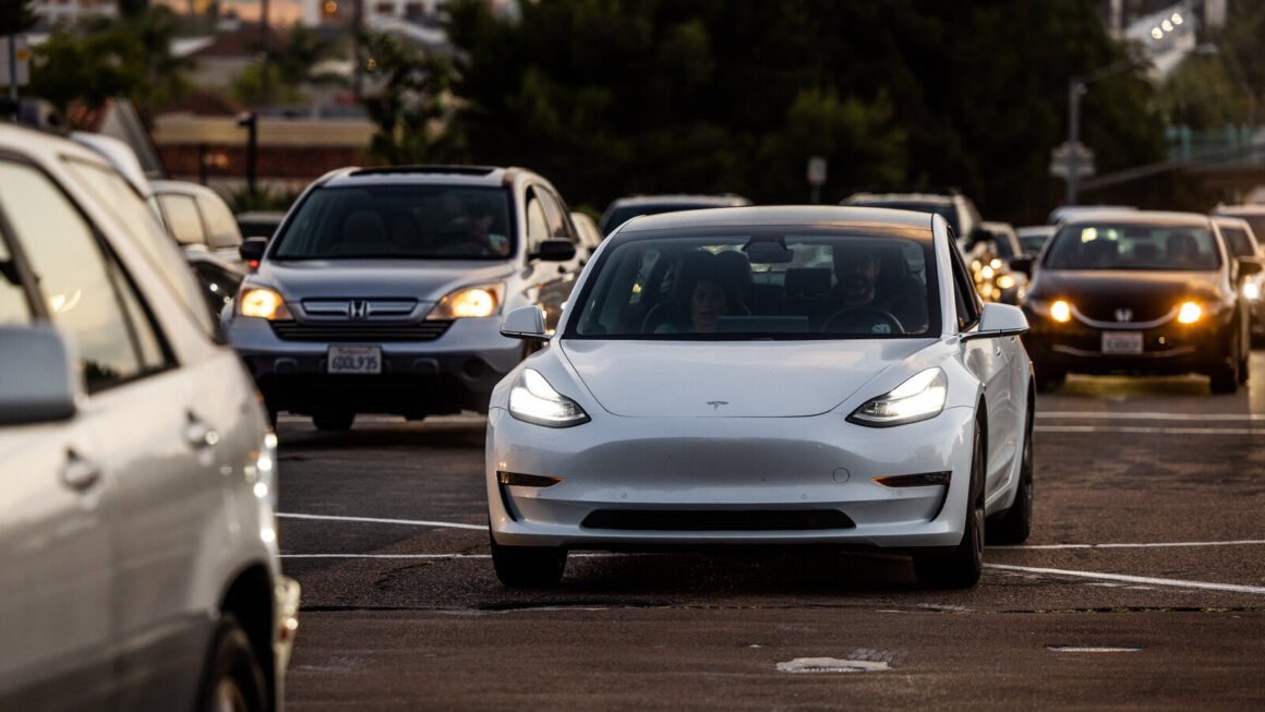 Tesla Recalls More Than 475,000 Cars Over Two Safety Defects