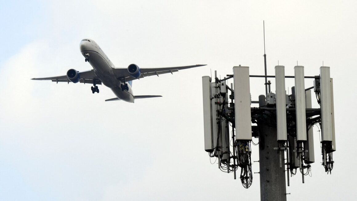 F.A.A. Says It Has Reached a Deal Over 5G Service at Airports