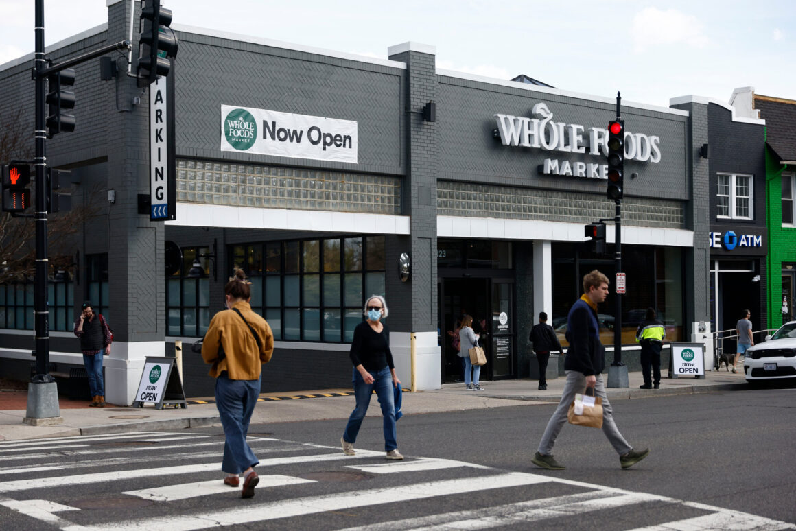 Amazon Opens a Whole Foods With the Next Step in Automation