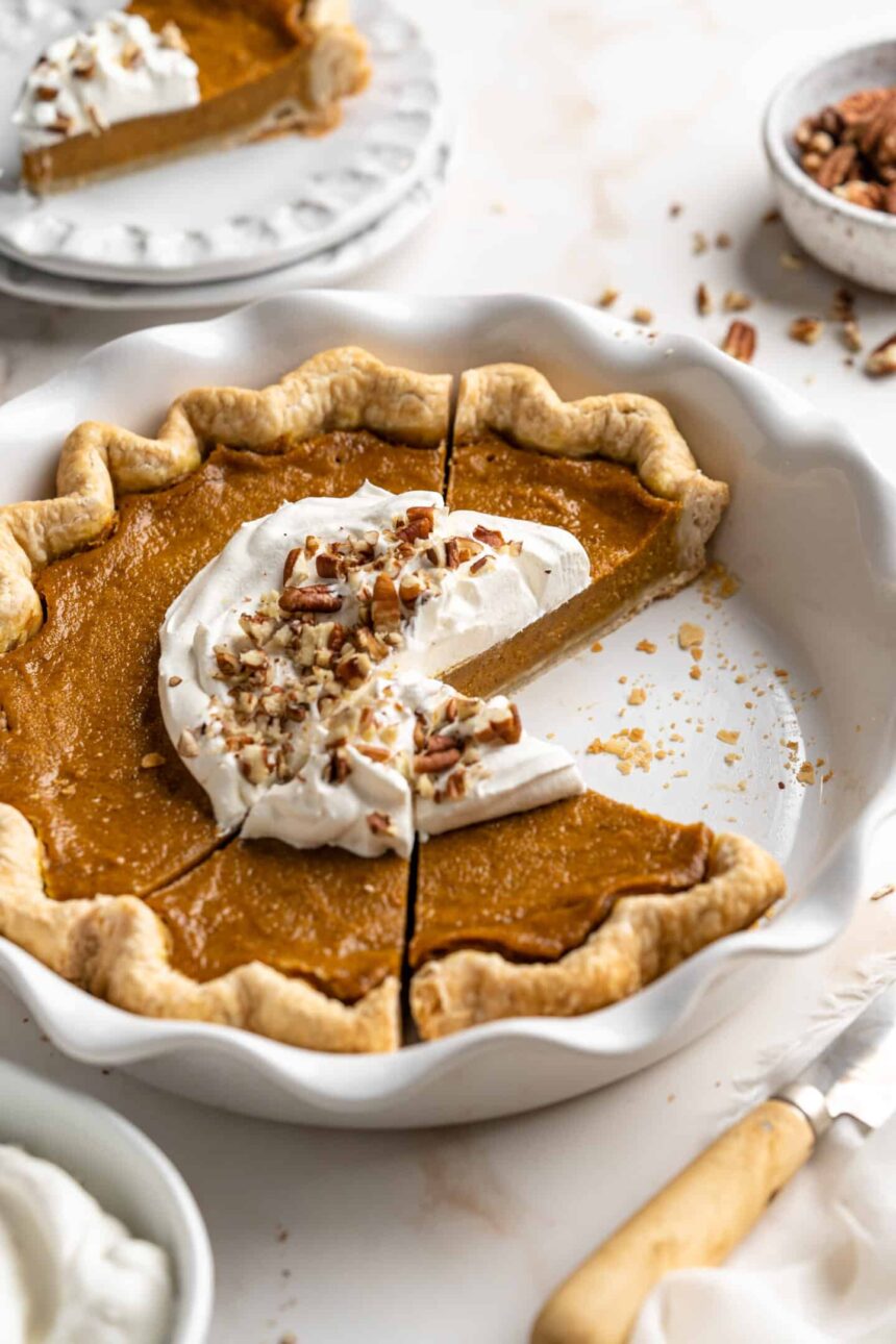 Vegan Pumpkin Pie (9 Ingredients)