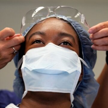 Few transplant surgeons are Black. Giving medical students a rare peek at organ donation may help
