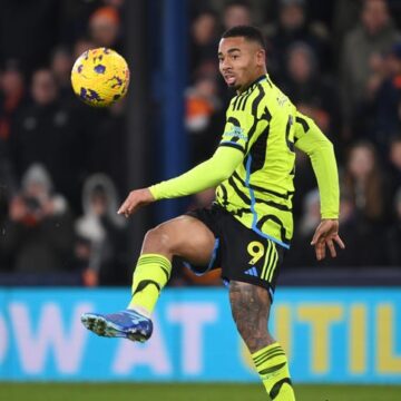 Aresenal can thank Jesus and a late Declan Rice goal to stay on top