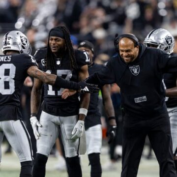 Mark Davis is disrespecting Antonio Pierce by not removing the interim tag