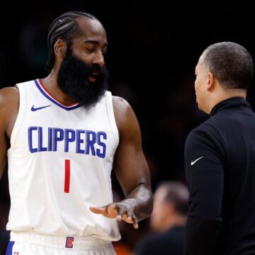 Advice to sports media people: Hype any team but the Clippers