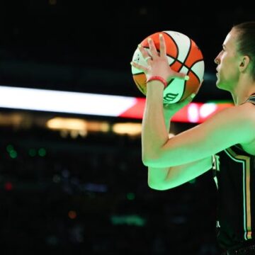 Kenny Smith ruined Sabrina Ionescu’s moment