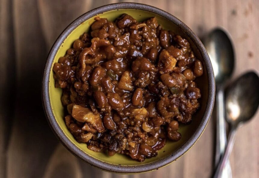 Slow Cooker Baked Beans with Bacon & Brown Sugar