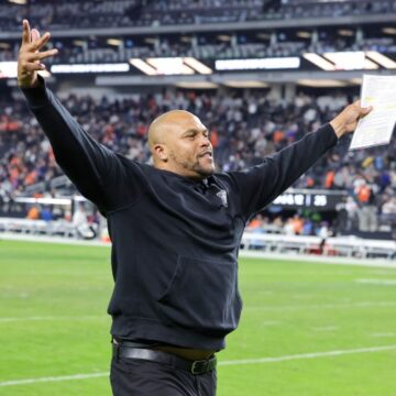 Las Vegas Raiders coach Antonio Pierce trying to return glory to Raider Nation