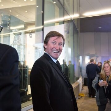 What the Puck? Trump Suggests NHL Superstar Wayne Gretzky Replace Justin Trudeau What the Puck? Trump Suggests NHL Superstar Wayne Gretzky Replace Justin Trudeau
