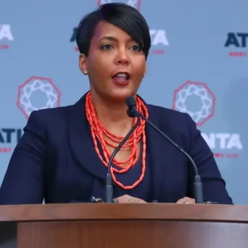 ‘A Day Late and a Dollar Short’: Donald Trump’s Attempt to Embarrass Keisha Lance Bottoms with Online Dismissal Backfires As She Announces She Had Already Quit In Fiery Clap Back ‘A Day Late and a Dollar Short’: Donald Trump’s Attempt to Embarrass Keisha Lance Bottoms with Online Dismissal Backfires As She Announces She Had Already Quit In Fiery Clap Back