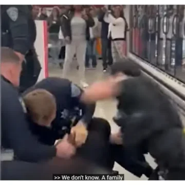 ‘He Didn’t Do Nothing!’: Three White Officers Caught on Video Repeatedly Punching Black Man Who Confronted Grocery Store Employee for Stereotyping Him ‘He Didn’t Do Nothing!’: Three White Officers Caught on Video Repeatedly Punching Black Man Who Confronted Grocery Store Employee for Stereotyping Him