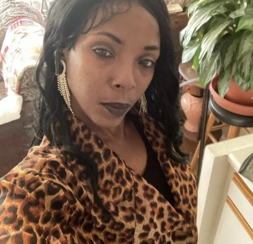 ‘They All Jumped Her’: Mother of Four Killed Protecting Daughter in Brawl Involving 20 Women Sparked by Social Media Feud