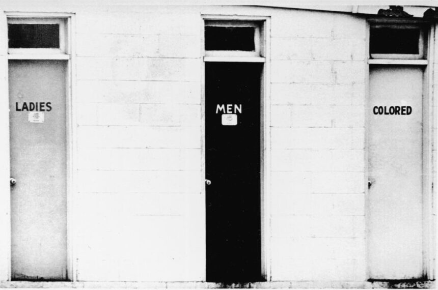 ‘Turning Back the Clock’: Fury as Trump Adminstration Scraps Ban on Segregated Facilities for Federal Contractors—Critics Slam Move as ‘Jim Crow 2.0