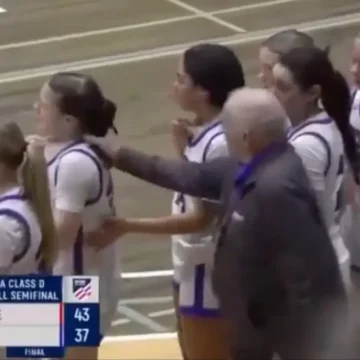‘Who You Think You Disrespecting In Front of Me?’: Girls High School Coach Fired After Grabbing Player’s Hair In Heated Postgame Outburst As Internet Praises Teammate Who Defends Her ‘Who You Think You Disrespecting In Front of Me?’: Girls High School Coach Fired After Grabbing Player’s Hair In Heated Postgame Outburst As Internet Praises Teammate Who Defends Her