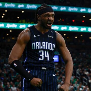 Orlando Magic center Wendell Carter Jr. shares love of aviation with youth