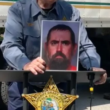 ‘You Can’t Make It Up’: Florida Man Bitten by Alligator, Growls at Good Samaritan, Then Tries to Steal Cops’ Guns Before Being Fatally Shot