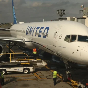‘Hostile and Retaliatory’: White United Airlines Supervisor Told Black Employee to ‘Go Fetch’ a Noose and Airline Covered Up ‘Frequent and Notorious’ Racist and Harassment, Lawsuit Says